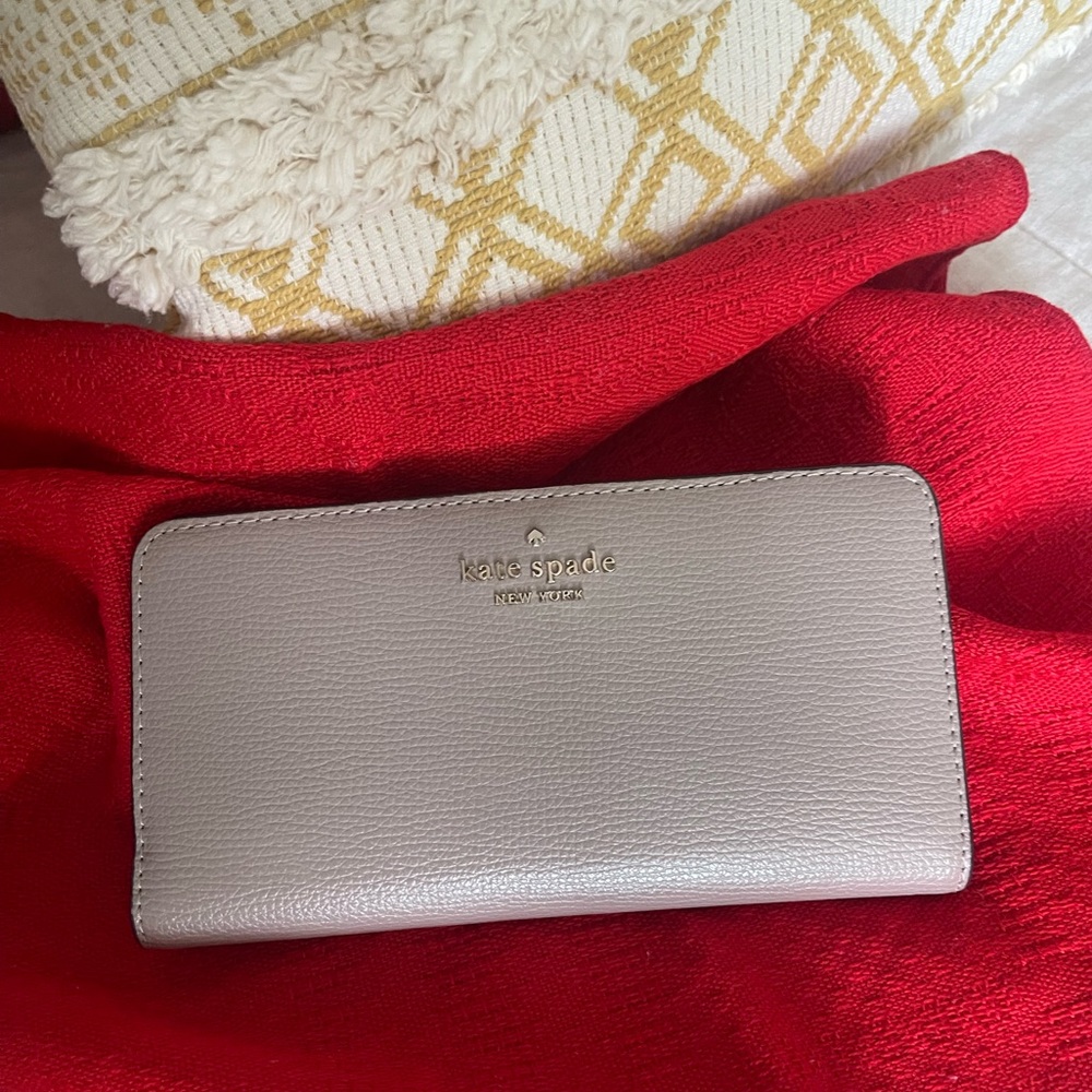 KATE SPADE WALLET🖤